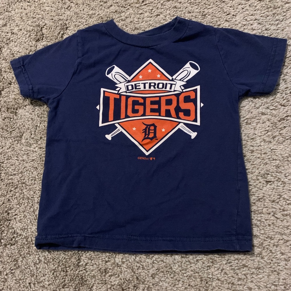2T Detroit Tigers shirt